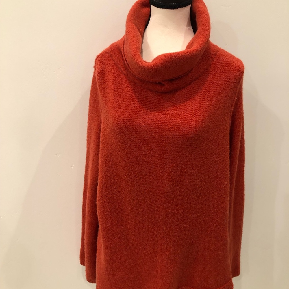 Anthropologie Akemi +Kim Aruna Fringe sweater. Size Large